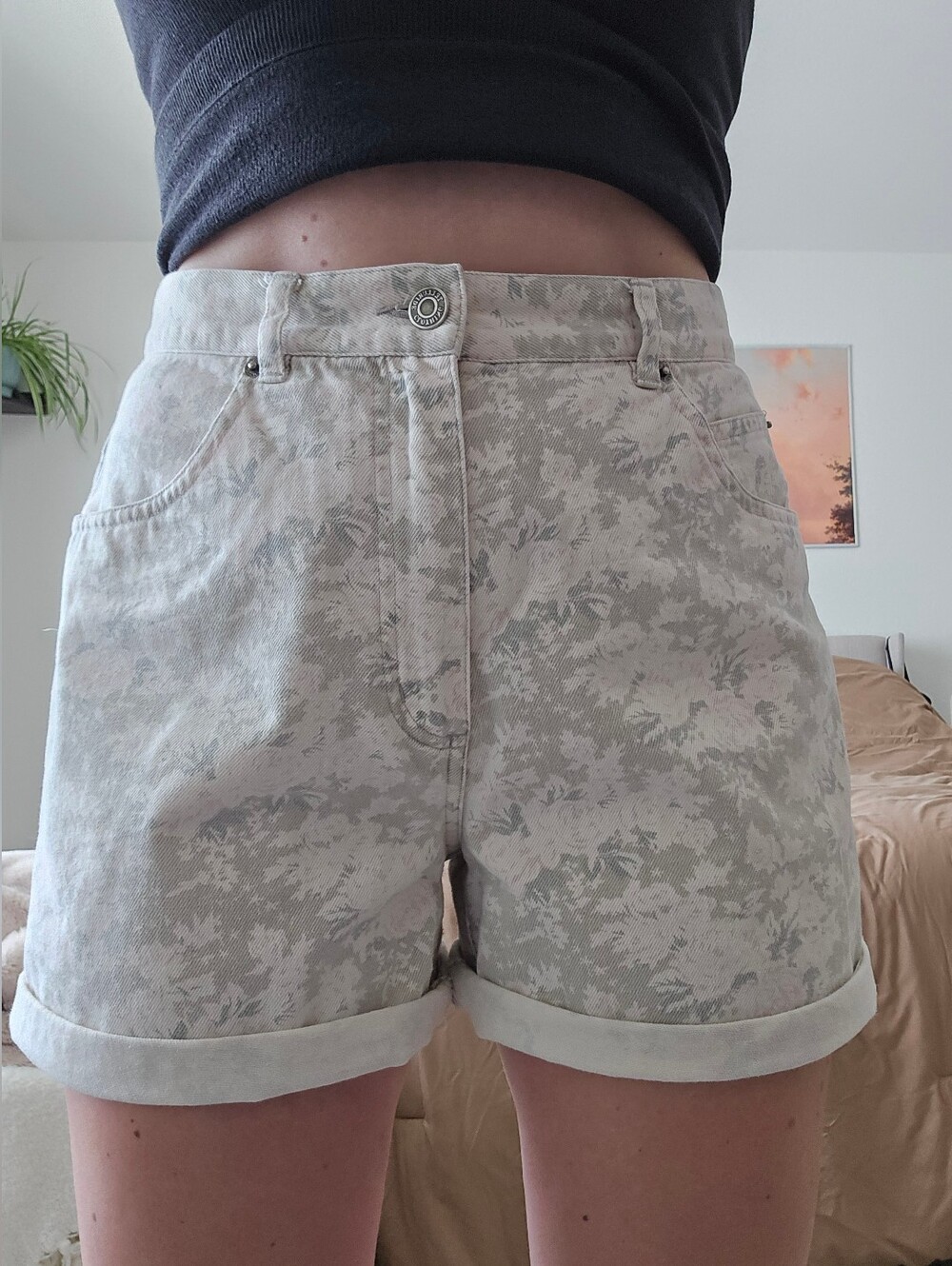 Floral-Print Light Gray Women's Jean Shorts with Roll Cuff